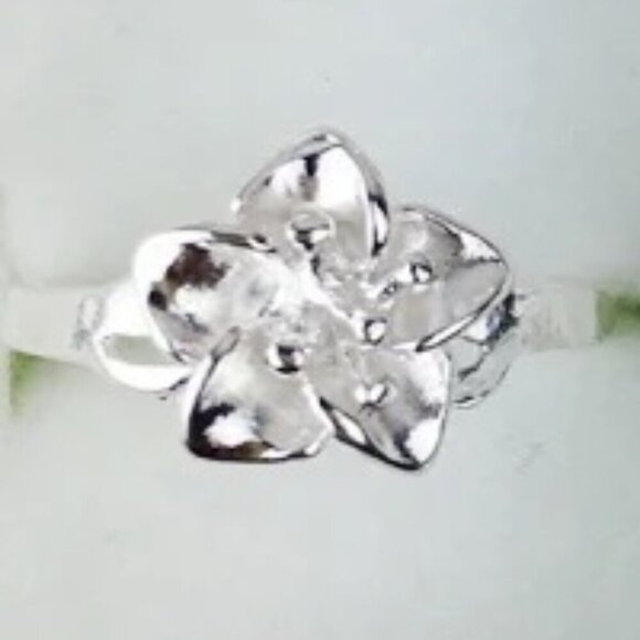 Jewelry - Sterling Silver Floral Ring - Size 6